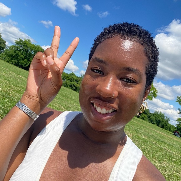 Meet your Posher, Jordan - Picture 2 of 2